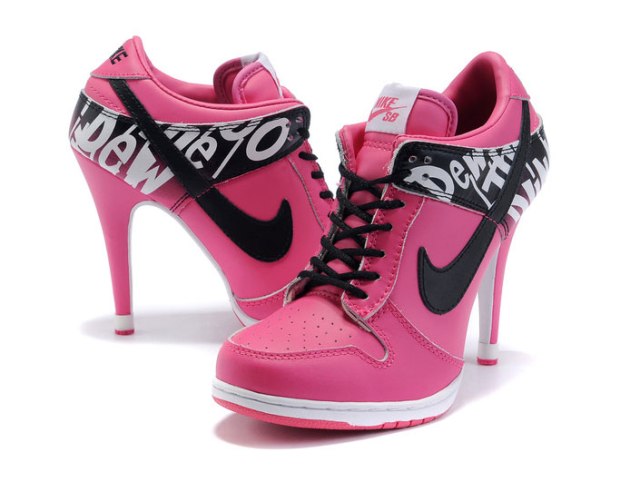 Кеды Nike на каблуке в интернет-магазине