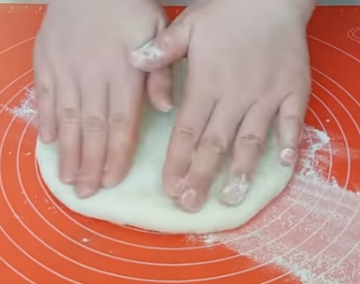 осетинский пирог раскатываем только руками
