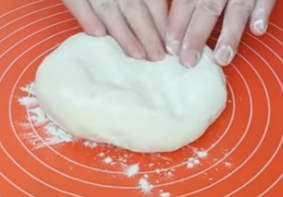осетинский пирог раскатываем тесто для одного пирога